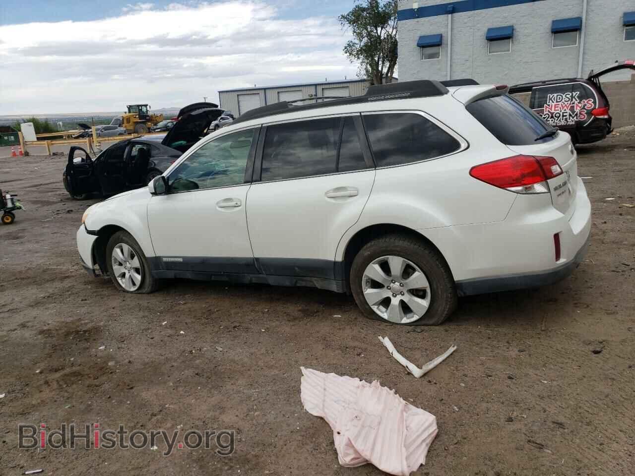 2011 SUBARU OUTBACK - VIN: 4S4BRCCC6B3316375 - Фото 2
