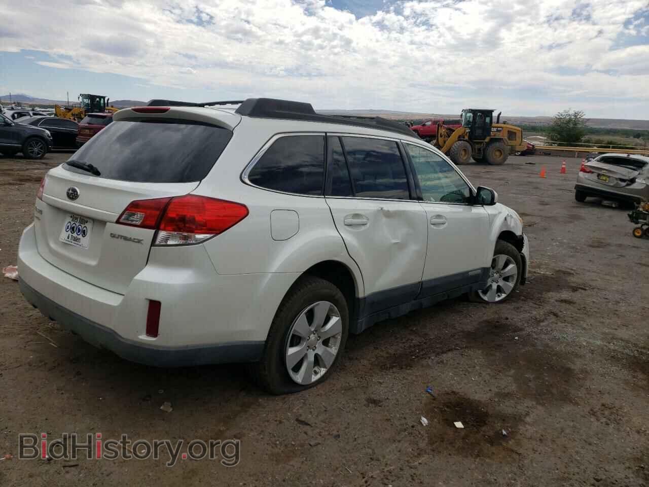 2011 SUBARU OUTBACK - VIN: 4S4BRCCC6B3316375 - Фото 3