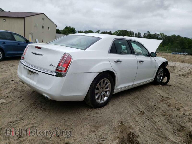 2014 Chrysler 300 (VIN 2C3CCAEG7EH105920) — фото 3 из 12