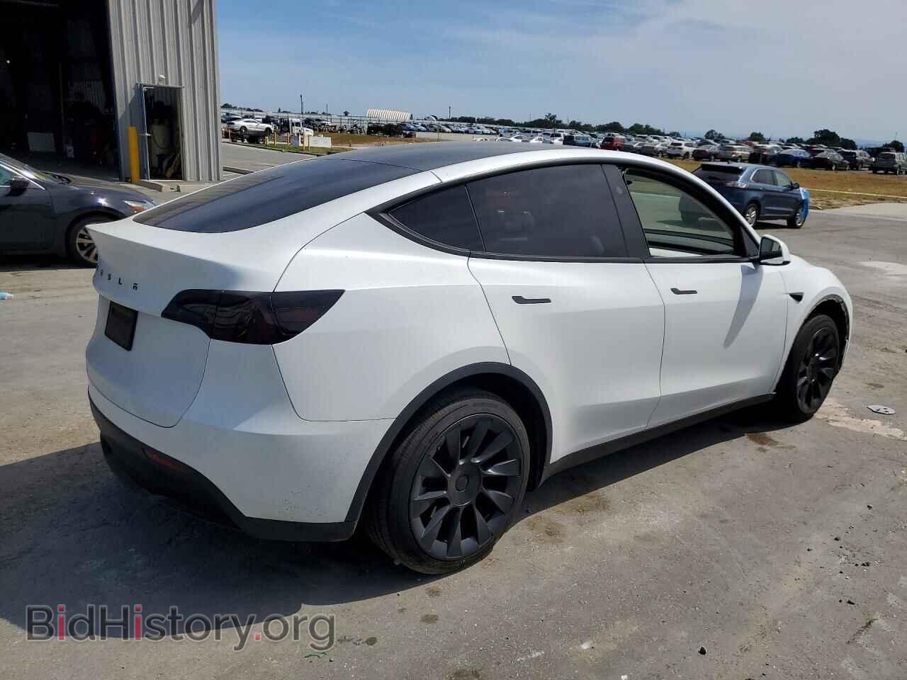 2023 TESLA MODEL Y - VIN: 7SAYGDEE8PF909564 - Photo 3