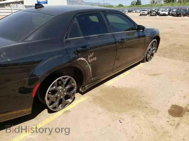 2019 CHRYSLER 300 - VIN: 2C3CCAGG1KH531062 - Фото 9