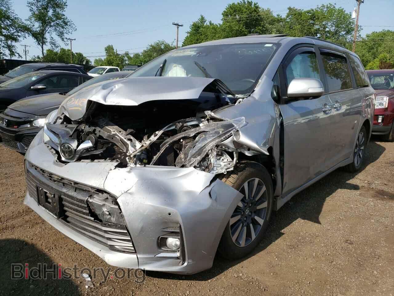 Фотография 5TDDZ3DC2JS192517 - TOYOTA SIENNA 2018