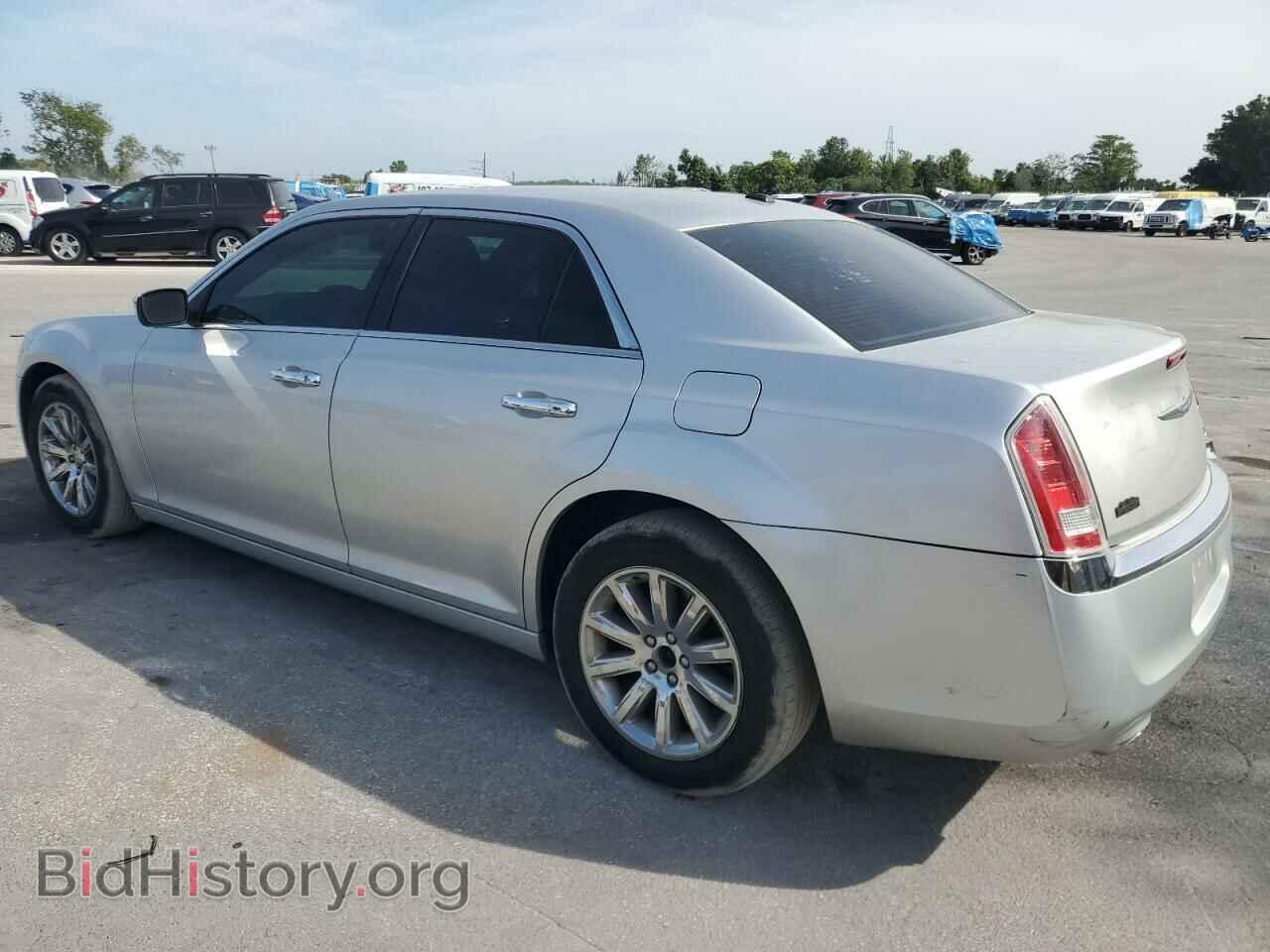 2012 CHRYSLER 300 - VIN: 2C3CCACG1CH204104 - Фото 2
