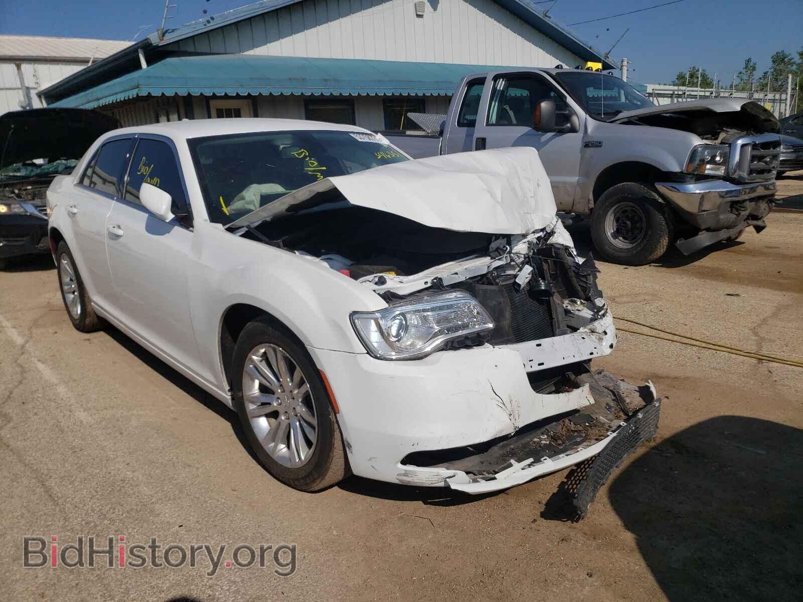 Фотография 2C3CCAAG2KH676443 - CHRYSLER 300 2019