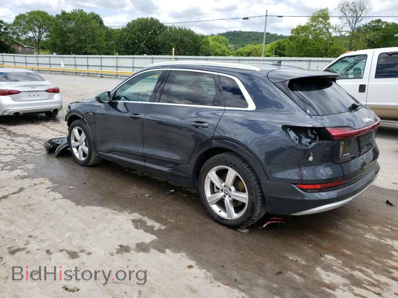 2019 AUDI E-TRON - VIN: WA1LAAGE7KB024699 - Photo 2