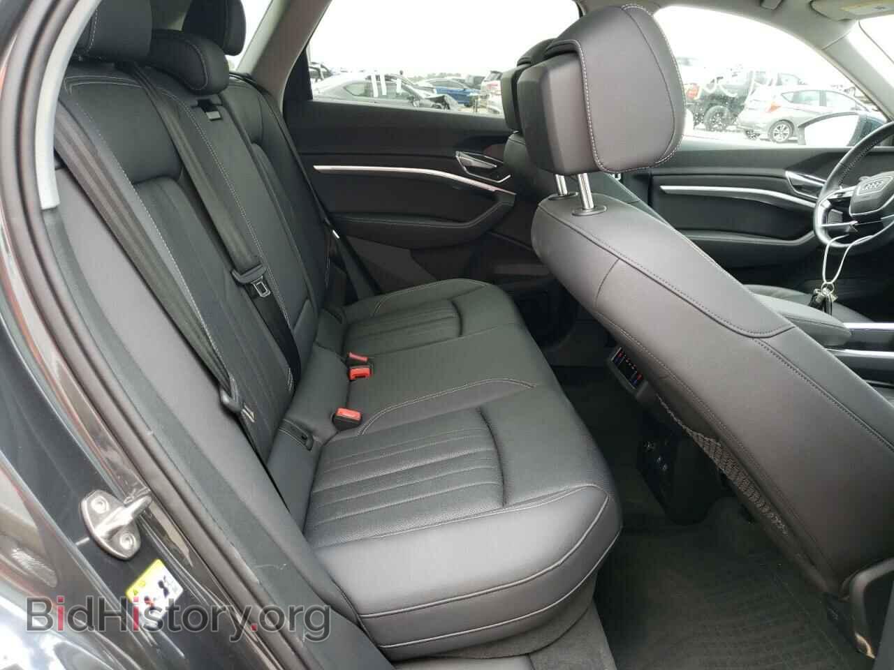 2019 AUDI E-TRON - VIN: WA1LAAGE7KB024699 - Photo 11