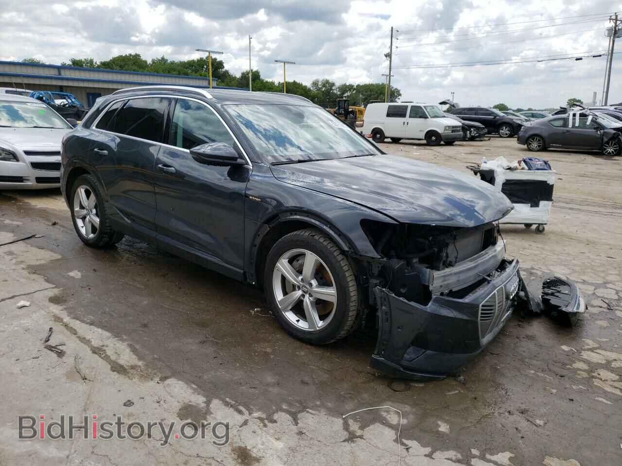 2019 AUDI E-TRON - VIN: WA1LAAGE7KB024699 - Photo 4