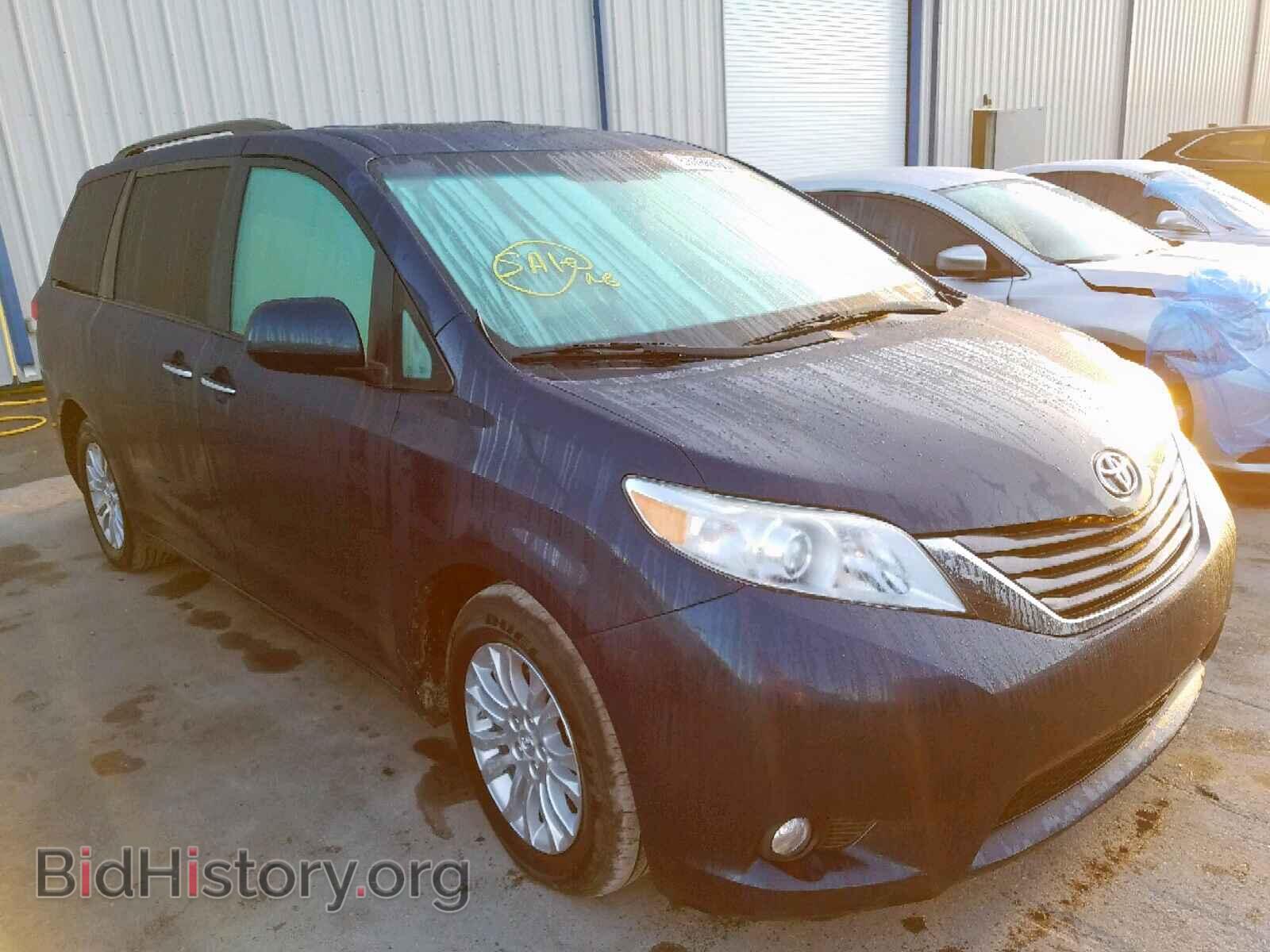 Photo 5TDYK3DC4BS028158 - TOYOTA SIENNA XLE 2011
