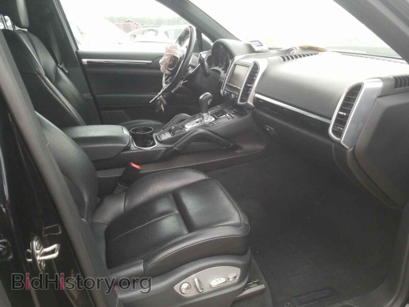 2016 Porsche CAYENNE (VIN WP1AA2A23GKA09804) — фото 5 из 10