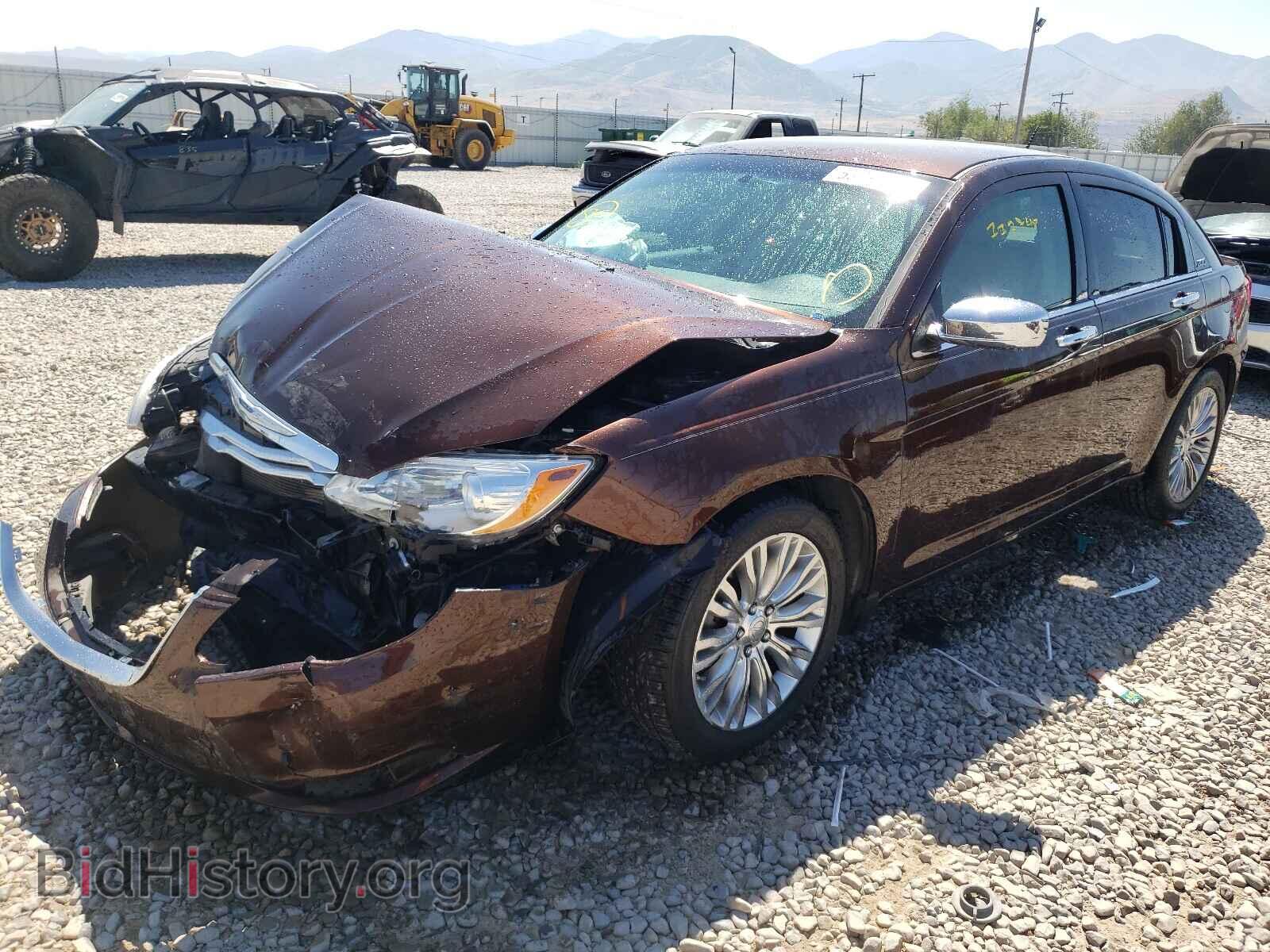 2013 CHRYSLER 200 - VIN: 1C3CCBCG7DN585665 - Фото 2