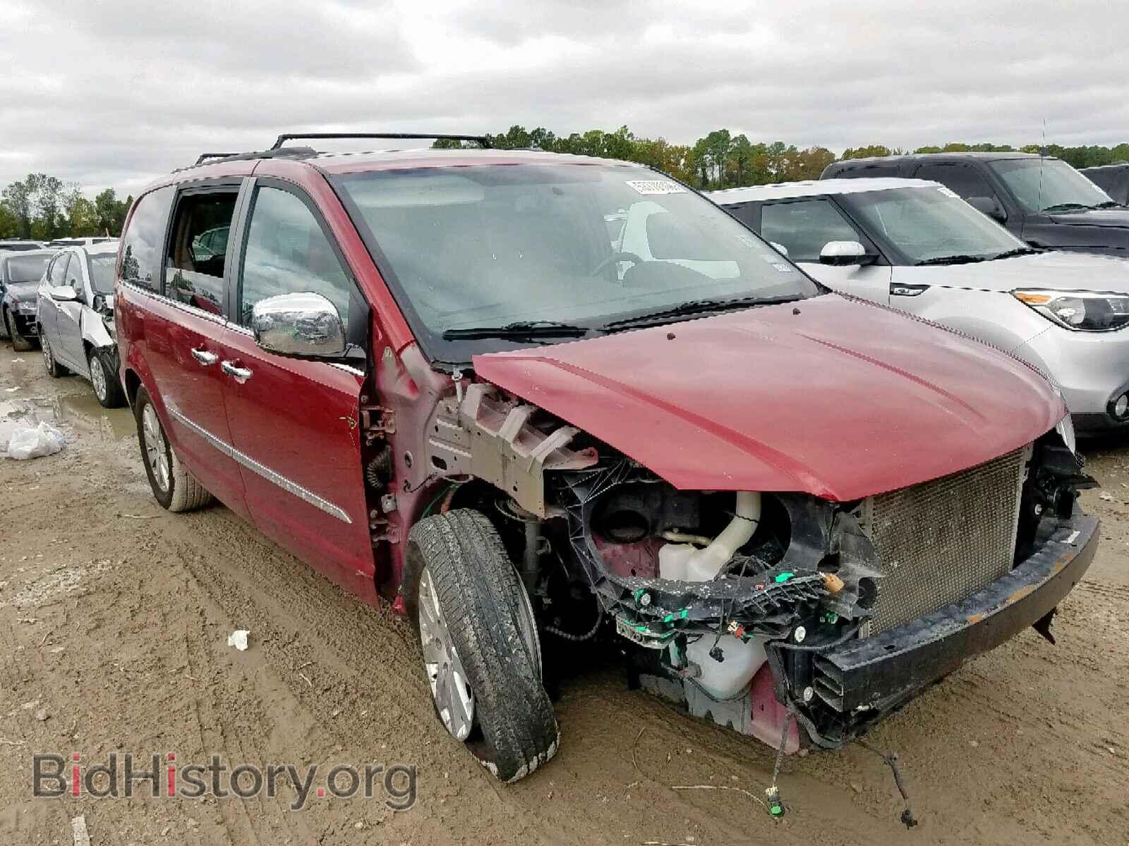 Photo 2A4RR8DG8BR682244 - CHRYSLER TOWN & COU 2011