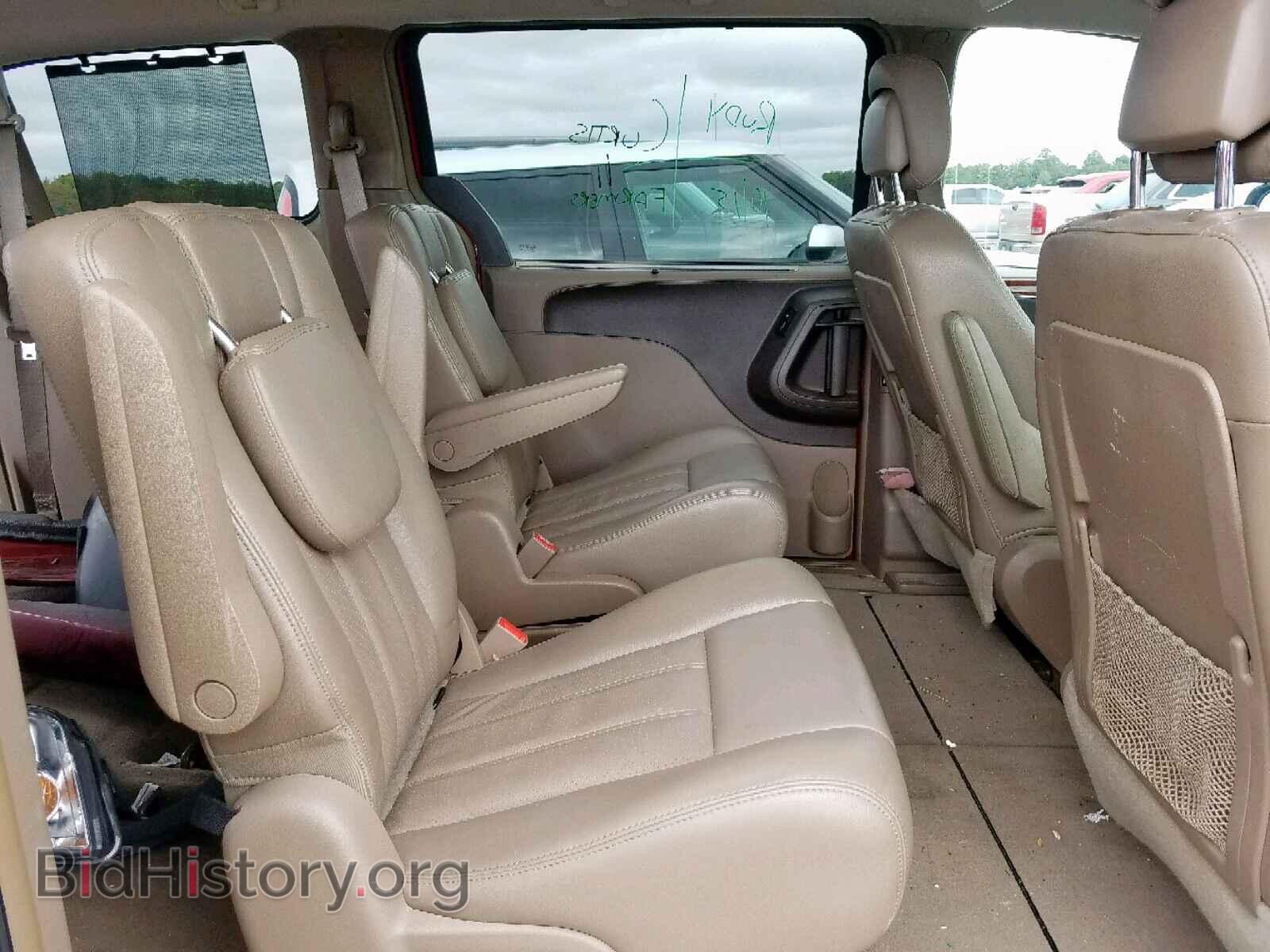 2011 CHRYSLER TOWN & COU - VIN: 2A4RR8DG8BR682244 - Фото 6