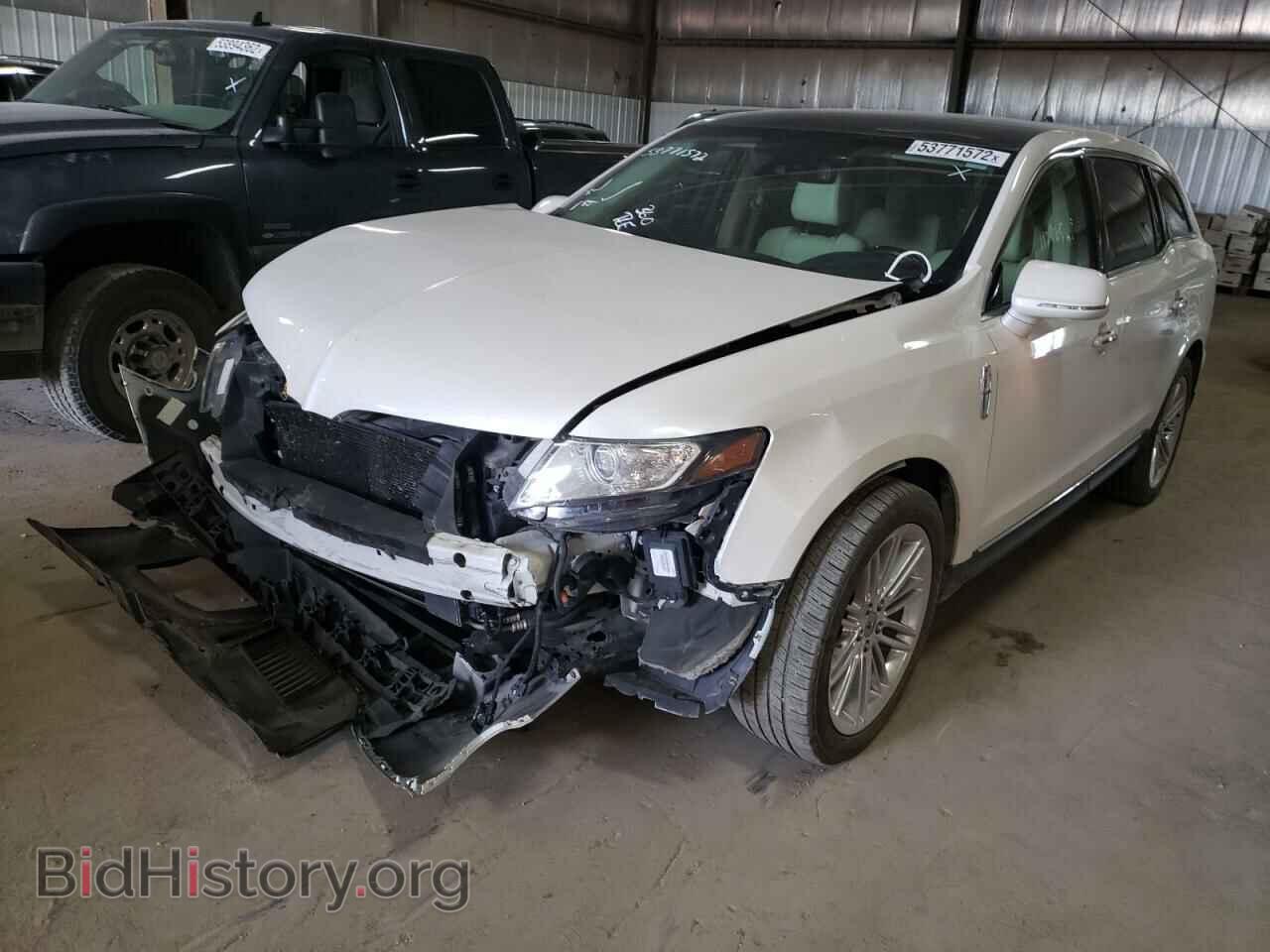 2014 LINCOLN MKT - VIN: 2LMHJ5AT1EBL57263 - Фото 2