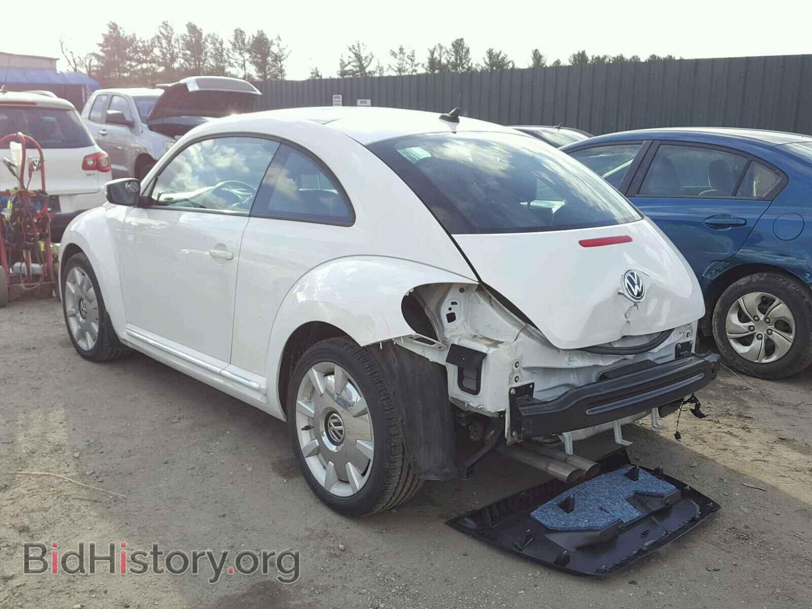 2014 VOLKSWAGEN BEETLE - VIN: 3VWJX7AT8EM626589 - Фото 3