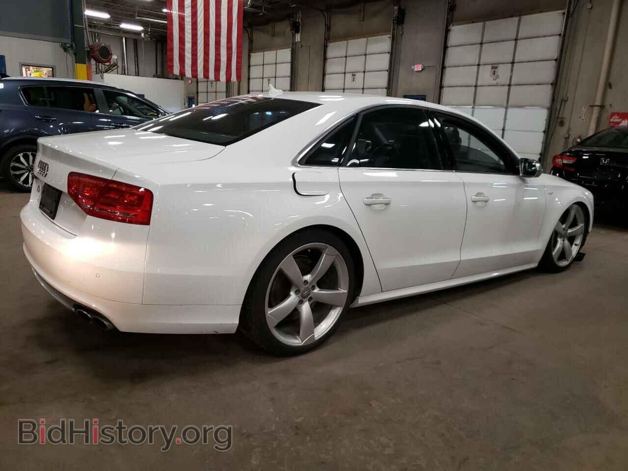 2014 AUDI S8 - VIN: WAUD2AFD5EN005634 - Фото 3