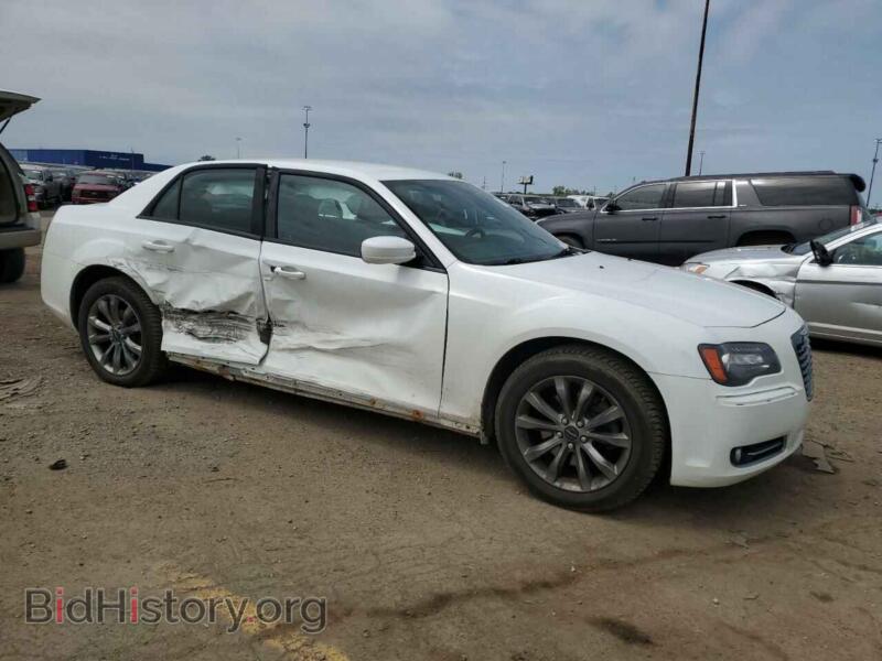 2014 Chrysler 300 (VIN 2C3CCAGG7EH378191) — photo 4 of 12