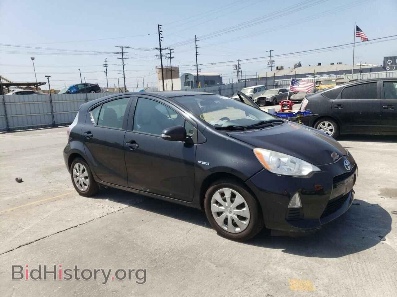 Фотография JTDKDTB34E1069698 - TOYOTA PRIUS 2014