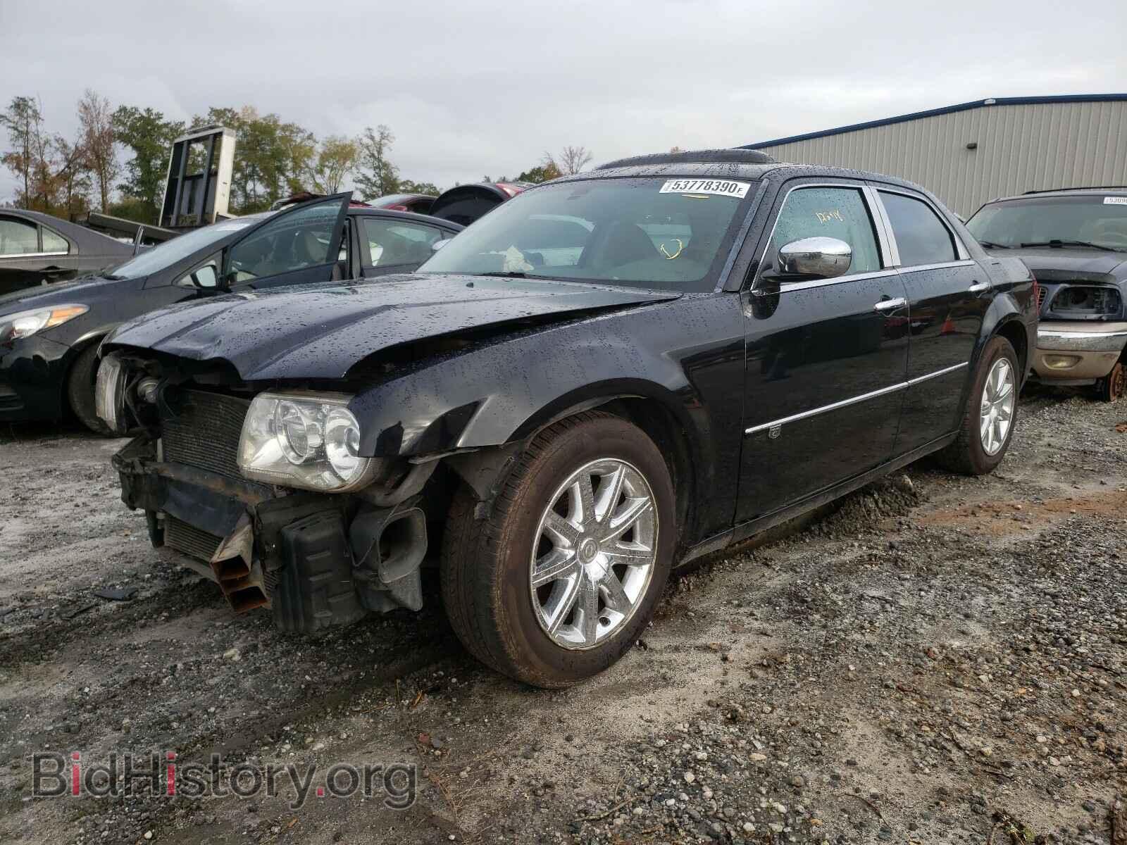 2010 CHRYSLER 300 - VIN: 2C3CA6CT2AH114618 - Фото 2