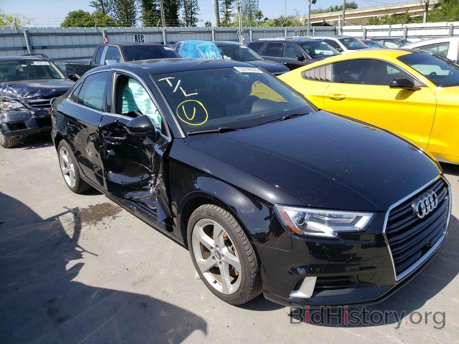 Photo WAUAUGFF0K1011460 - AUDI A3 2019