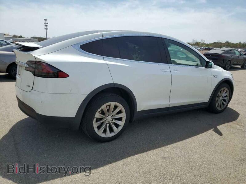 2016 Tesla MODEL X (VIN 5YJXCAE21GF005015) — фото 3 из 12