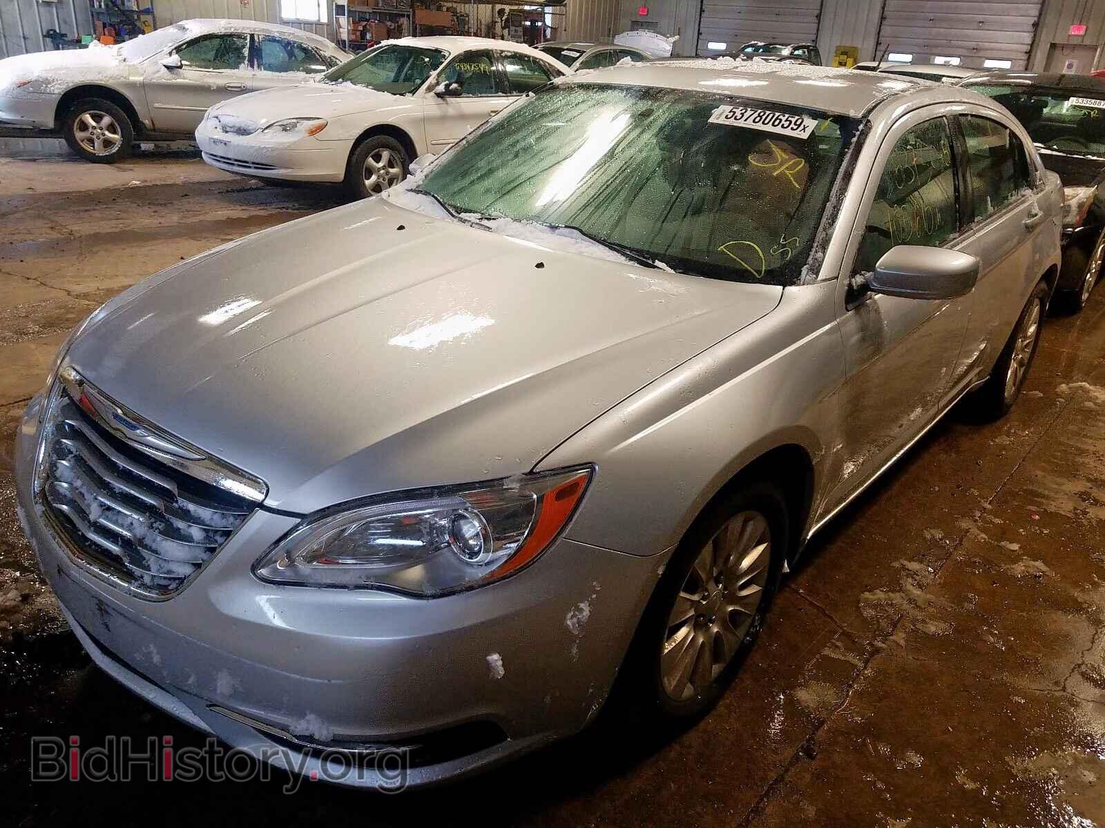 2012 CHRYSLER 200 - VIN: 1C3CCBAG1CN163764 - Фото 2