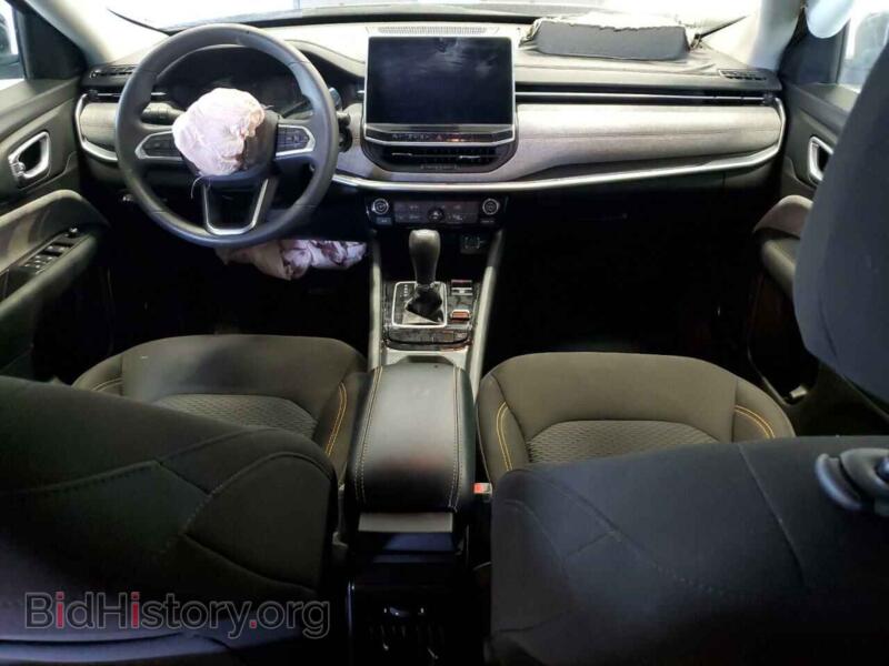 2022 Jeep COMPASS (VIN 3C4NJDAB3NT214095) — photo 8 of 12