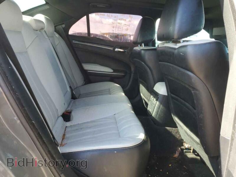 2017 Chrysler 300 (VIN 2C3CCAGG8HH612892) — photo 10 of 12