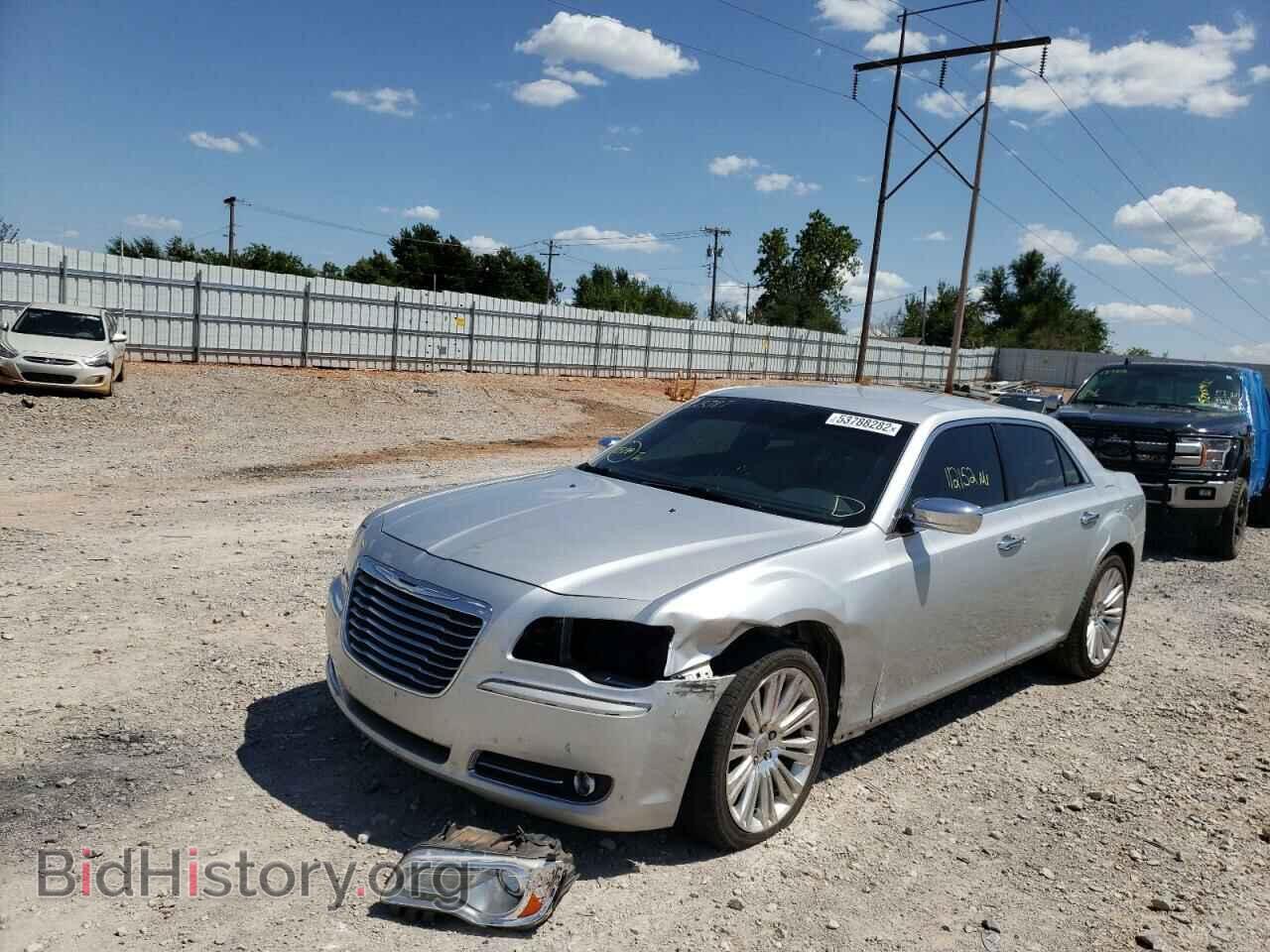 2011 CHRYSLER 300 - VIN: 2C3CA6CT9BH613787 - Фото 2