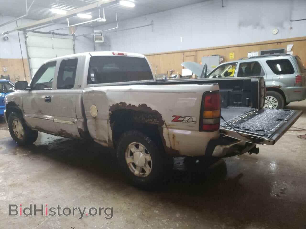 2005 GMC SIERRA - VIN: 2GTEK19B651261817 - Фото 2