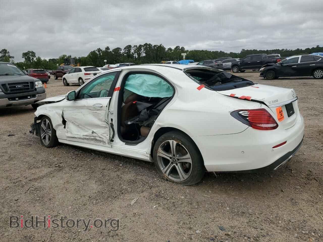 2019 MERCEDES-BENZ E-CLASS - VIN: WDDZF4JB3KA683893 - Фото 2