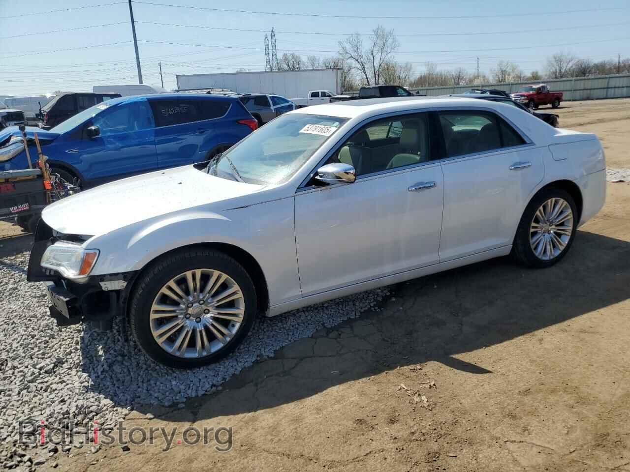 Photo 2C3CA6CT8BH528570 - CHRYSLER 300 2011