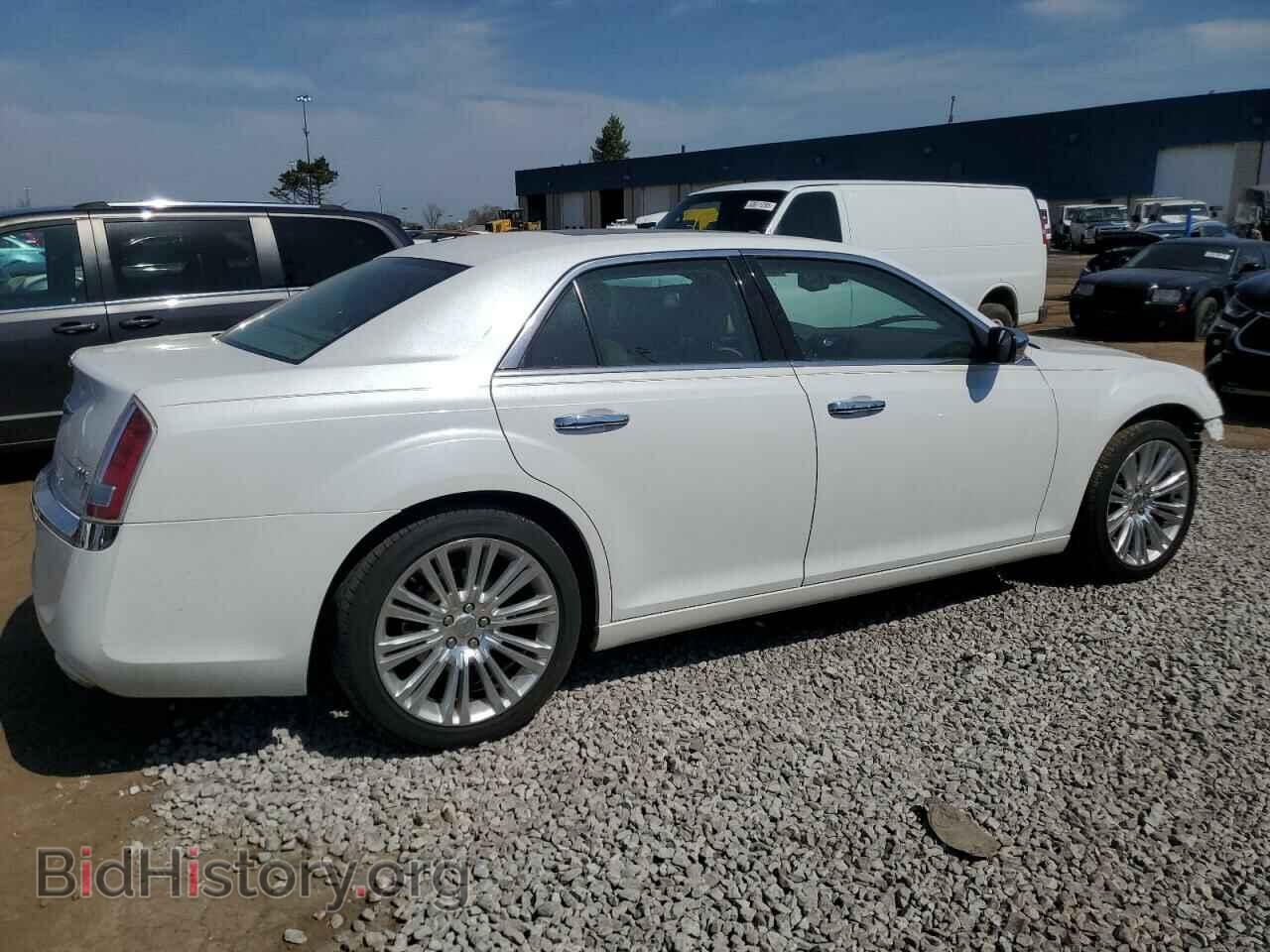 2011 CHRYSLER 300 - VIN: 2C3CA6CT8BH528570 - Фото 3