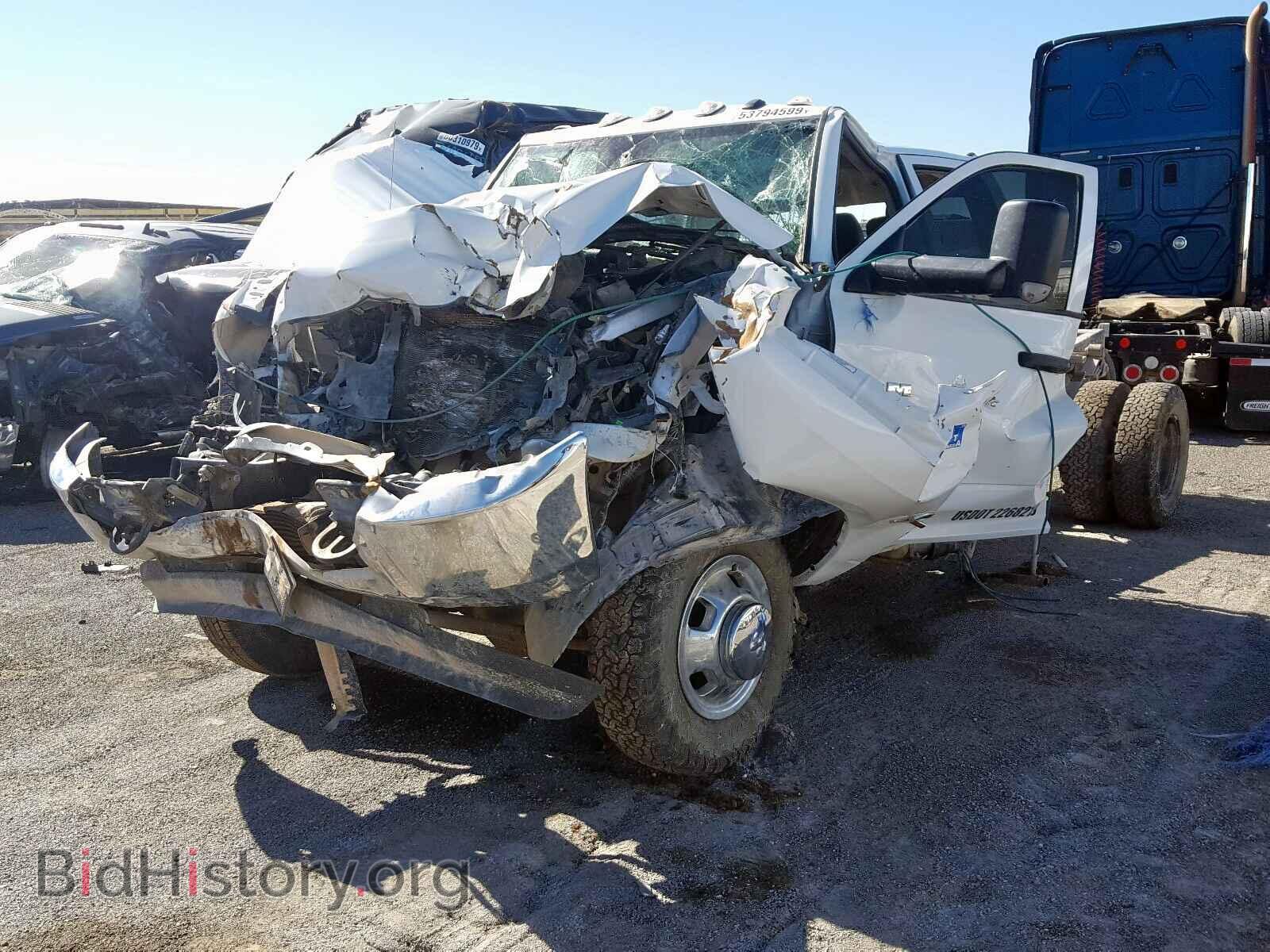 2018 RAM 3500 - VIN: 3C7WRTCL0JG104656 - Фото 2