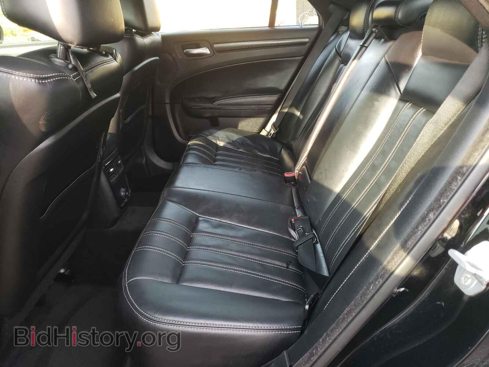 2014 CHRYSLER 300 - VIN: 2C3CCAGG7EH365831 - Фото 6