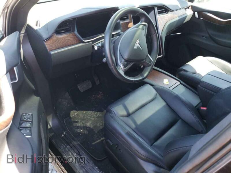 2020 Tesla MODEL X (VIN 5YJXCDE21LF304368) — photo 8 of 13