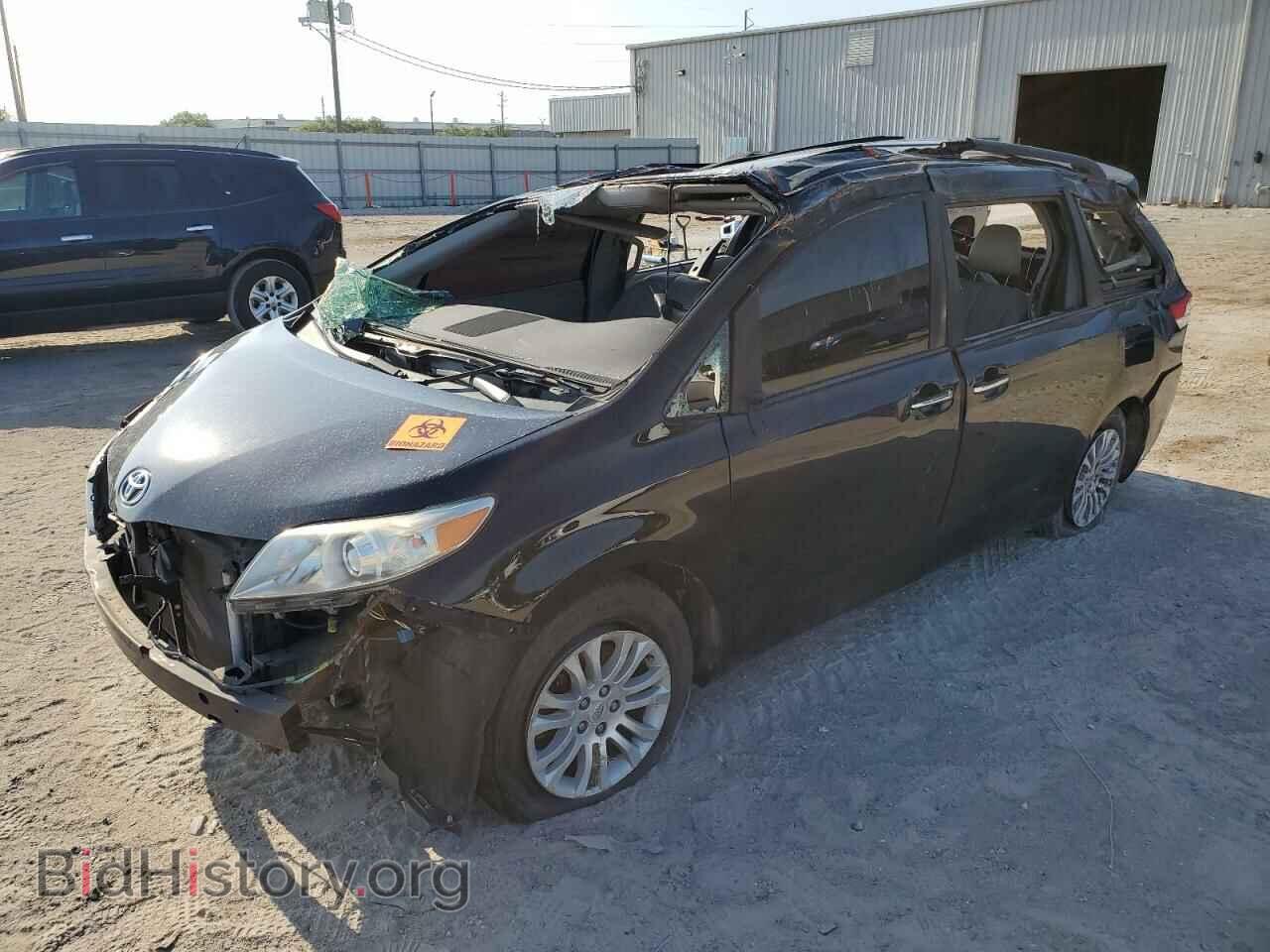 Photo 5TDYK3DC4BS042464 - TOYOTA All Models 2011