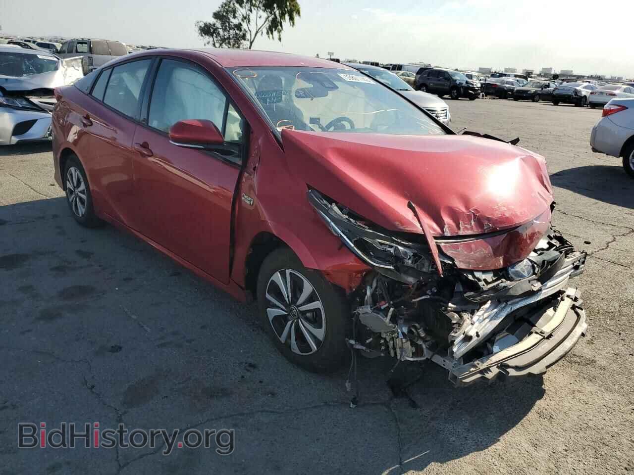 Фотография JTDKARFP3H3003192 - TOYOTA PRIUS 2017