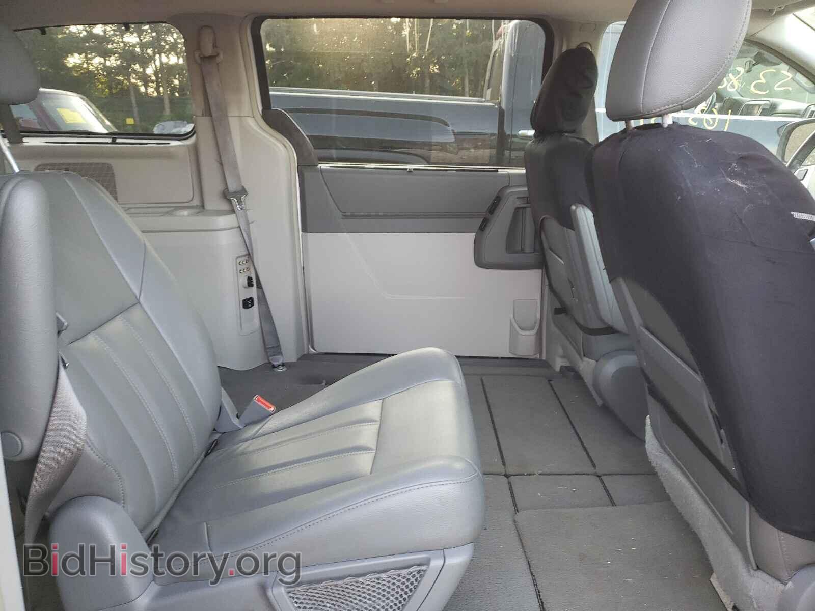 2008 CHRYSLER MINIVAN - VIN: 2A8HR54P68R842803 - Фото 6