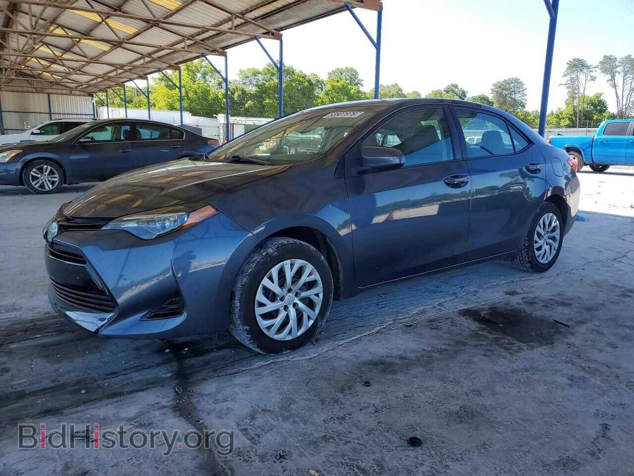 Photo 5YFBURHE2JP851886 - TOYOTA COROLLA 2018