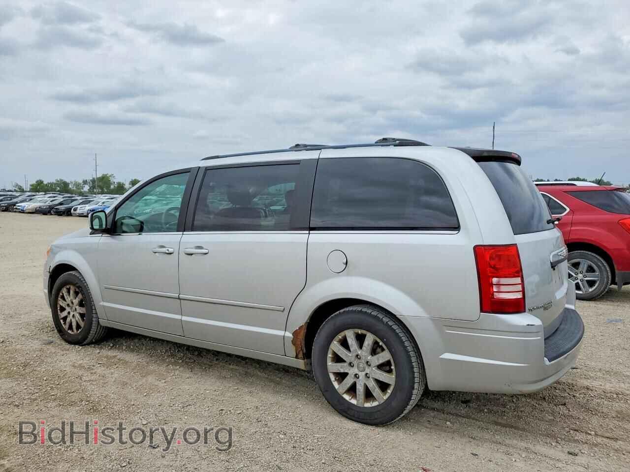 2008 CHRYSLER MINIVAN - VIN: 2A8HR54P08R661888 - Photo 2
