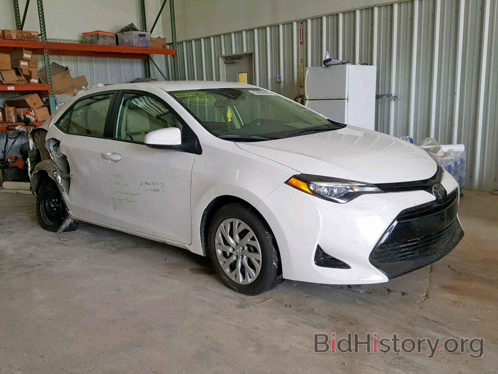 Photo 5YFBURHE0HP596701 - TOYOTA COROLLA 2017