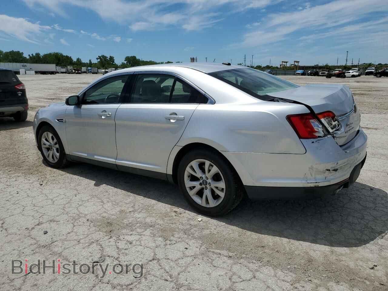 2011 FORD TAURUS - VIN: 1FAHP2EWXBG190946 - Photo 2