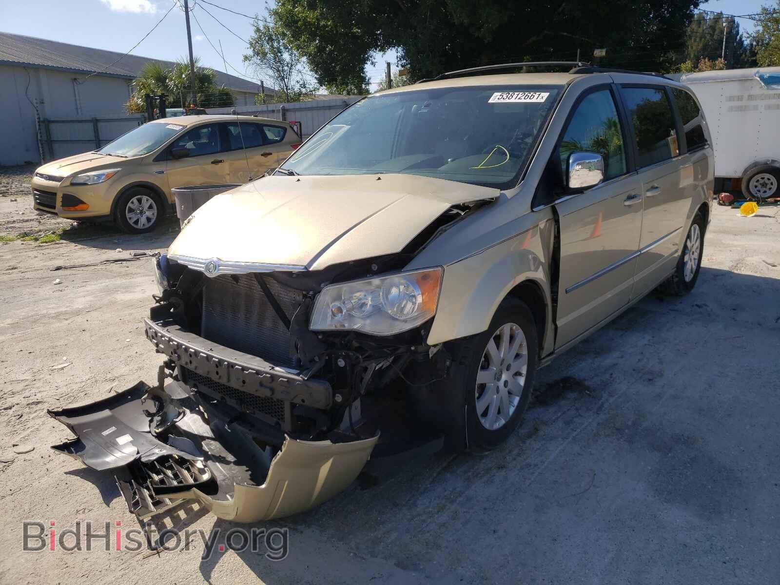 2010 CHRYSLER MINIVAN - VIN: 2A4RR8DX8AR449348 - Фото 2