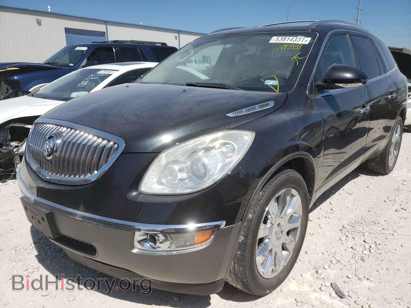 2011 BUICK ENCLAVE - VIN: 5GAKRCED3BJ181881 - Фото 2