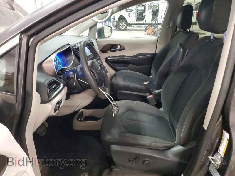 2017 Chrysler PACIFICA (VIN 2C4RC1CG0HR815958) — photo 7 of 13