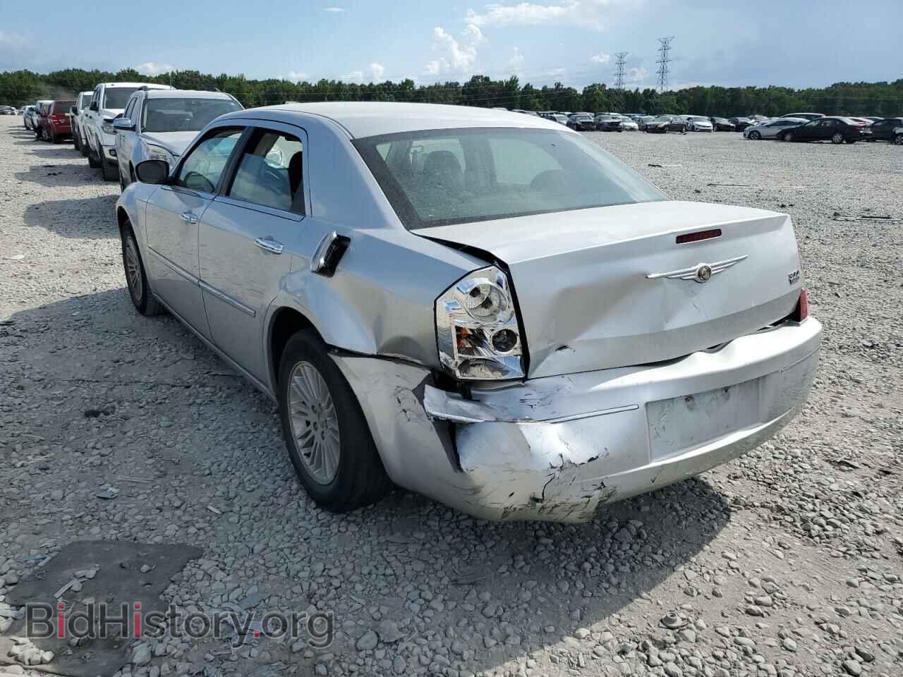 2010 CHRYSLER 300 - VIN: 2C3CA4CD1AH143167 - Фото 3