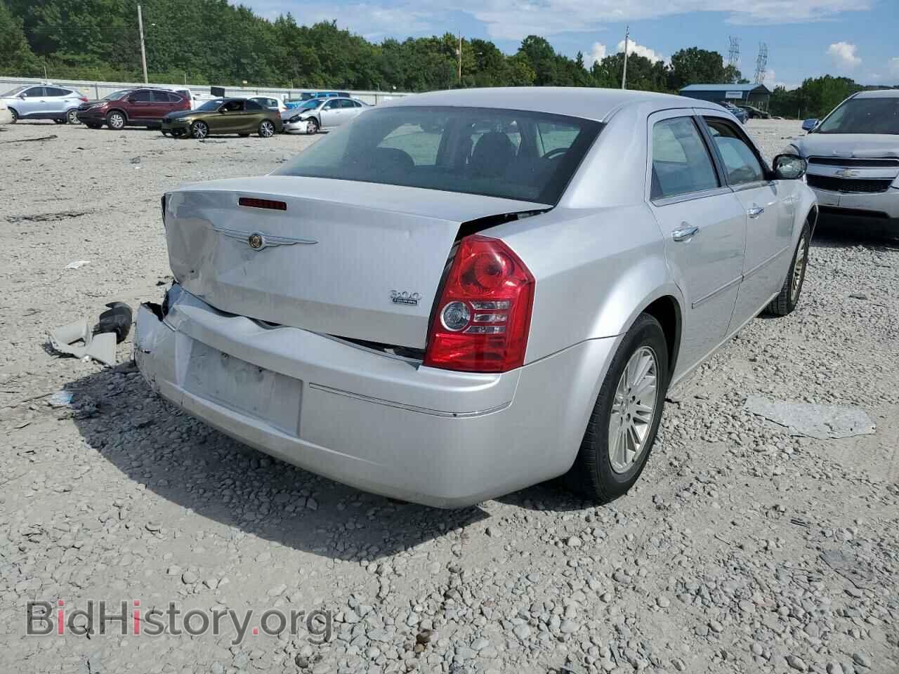 2010 CHRYSLER 300 - VIN: 2C3CA4CD1AH143167 - Фото 4