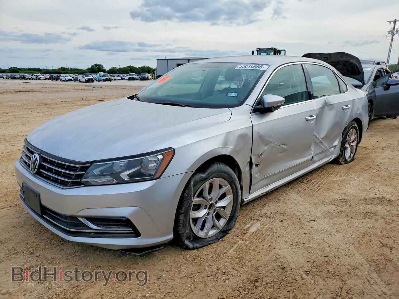 Photo 1VWAS7A3XGC014882 - VOLKSWAGEN PASSAT 2016
