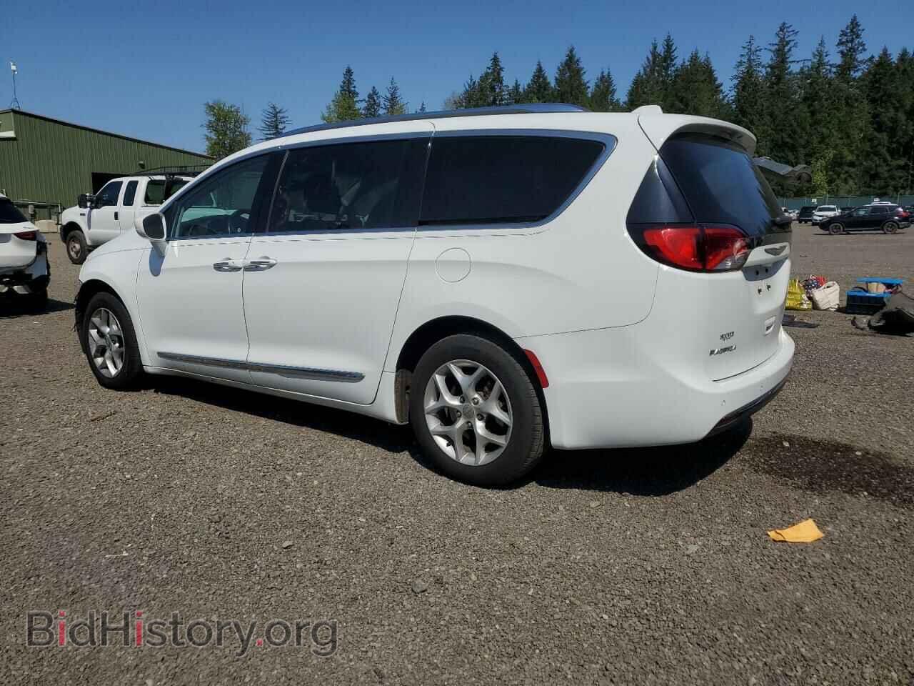 2017 CHRYSLER PACIFICA - VIN: 2C4RC1EGXHR538412 - Photo 2