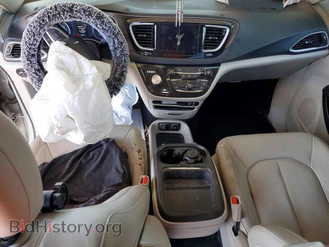 2017 Chrysler PACIFICA (VIN 2C4RC1BGXHR610973) — фото 8 из 15